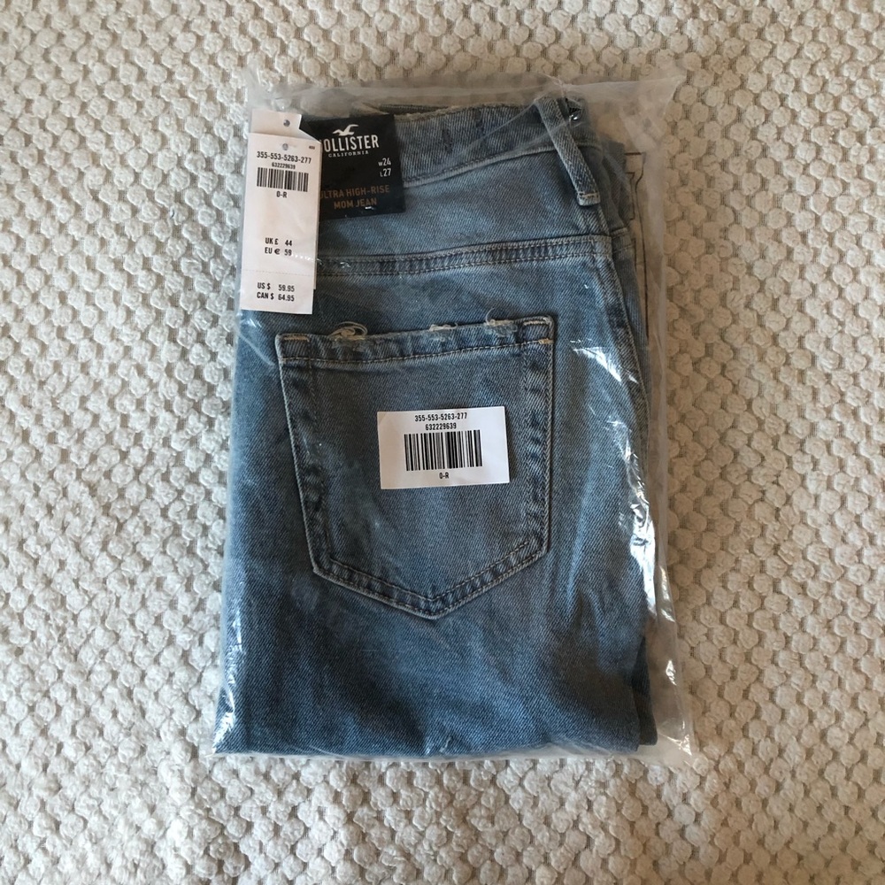 Ultra High-Rise Mom Jean